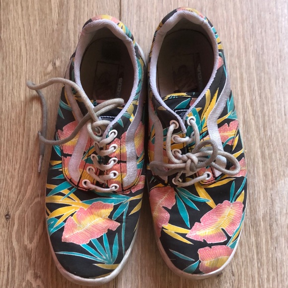 Vans - Picture 1 of 6